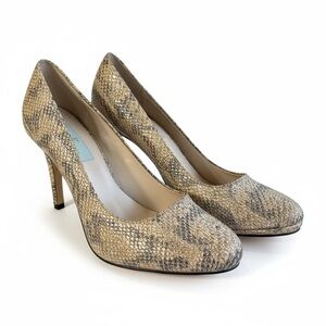 Julie Lopez Snake Embossed Leather Pumps 4” Heels Beige Taupe Size 9.5